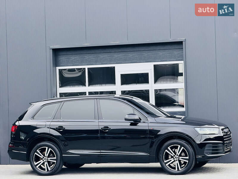 Позашляховик / Кросовер Audi Q7 2016 в Мукачевому