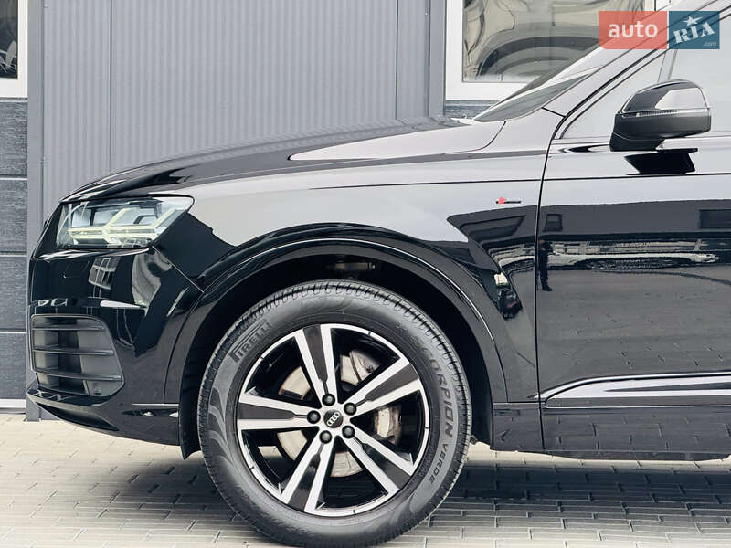 Позашляховик / Кросовер Audi Q7 2016 в Мукачевому