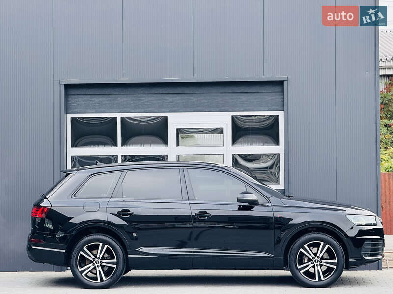 Позашляховик / Кросовер Audi Q7 2016 в Мукачевому