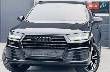 Внедорожник / Кроссовер Audi Q7 2016 в 
