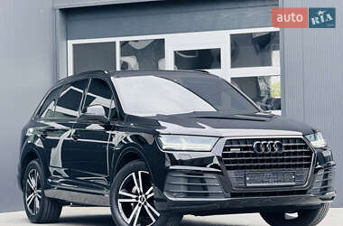 Внедорожник / Кроссовер Audi Q7 2016 в 
