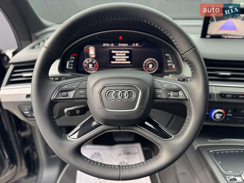 Позашляховик / Кросовер Audi Q7 2016 в Мукачевому