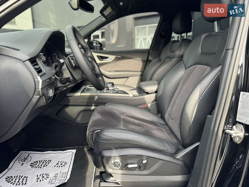 Позашляховик / Кросовер Audi Q7 2016 в Мукачевому