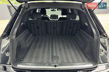 Внедорожник / Кроссовер Audi Q7 2016 в 