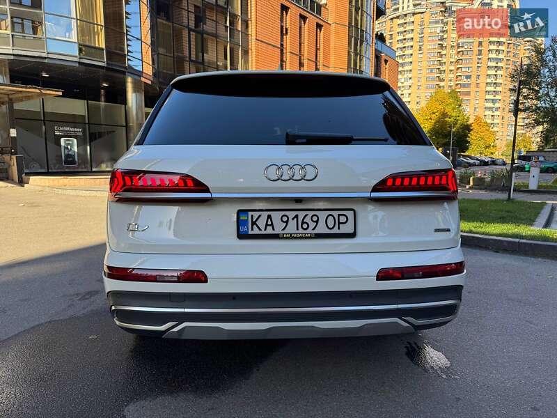 Позашляховик / Кросовер Audi Q7 2020 в Києві