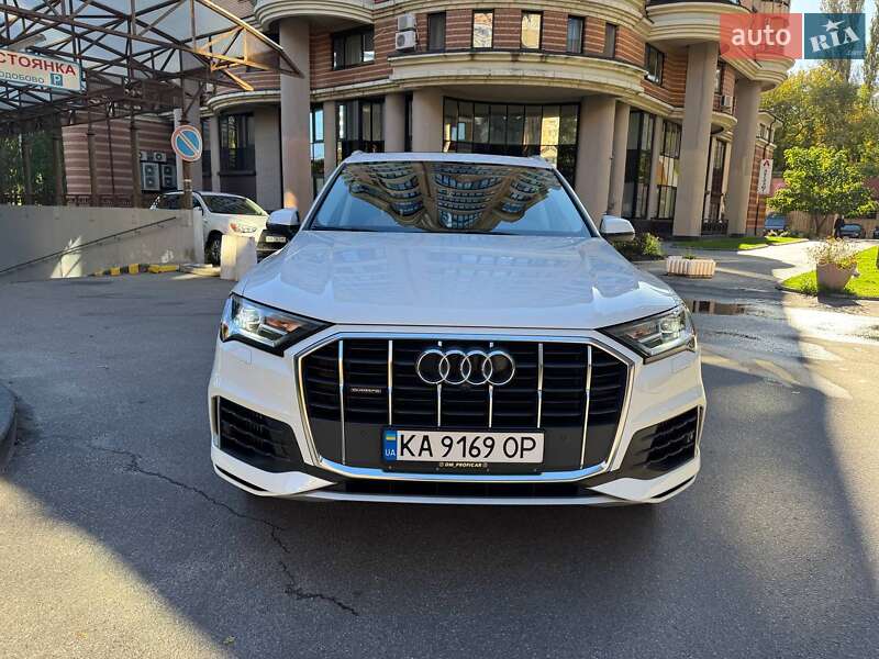 Позашляховик / Кросовер Audi Q7 2020 в Києві