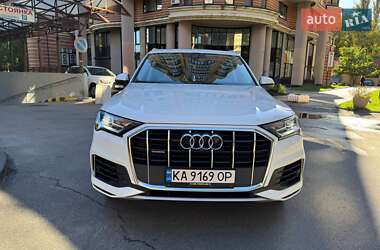Внедорожник / Кроссовер Audi Q7 2020 в 