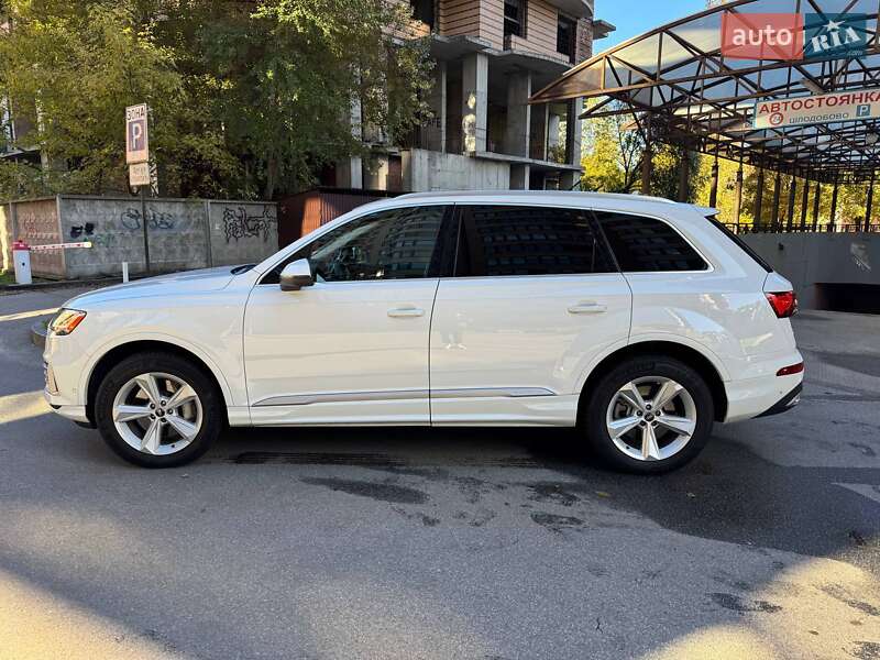 Позашляховик / Кросовер Audi Q7 2020 в Києві