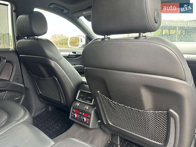 Внедорожник / Кроссовер Audi Q7 2011 в Золочеве