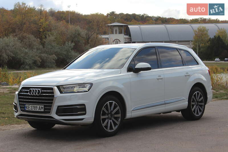 Позашляховик / Кросовер Audi Q7 2015 в Дніпрі