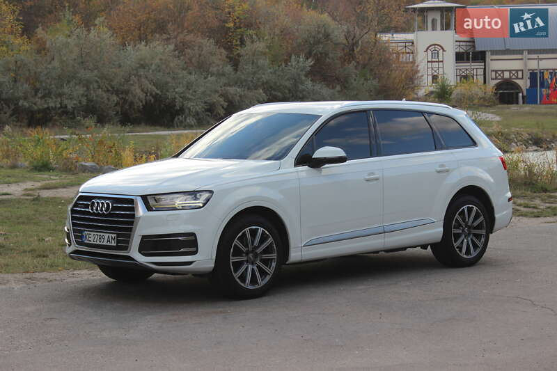 Позашляховик / Кросовер Audi Q7 2015 в Дніпрі