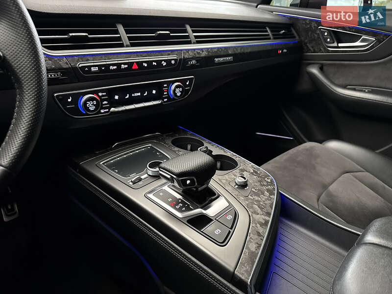 Внедорожник / Кроссовер Audi Q7 2017 в Киеве фото 90 Внедорожник / Кроссовер Audi Q7 2017 в Киеве