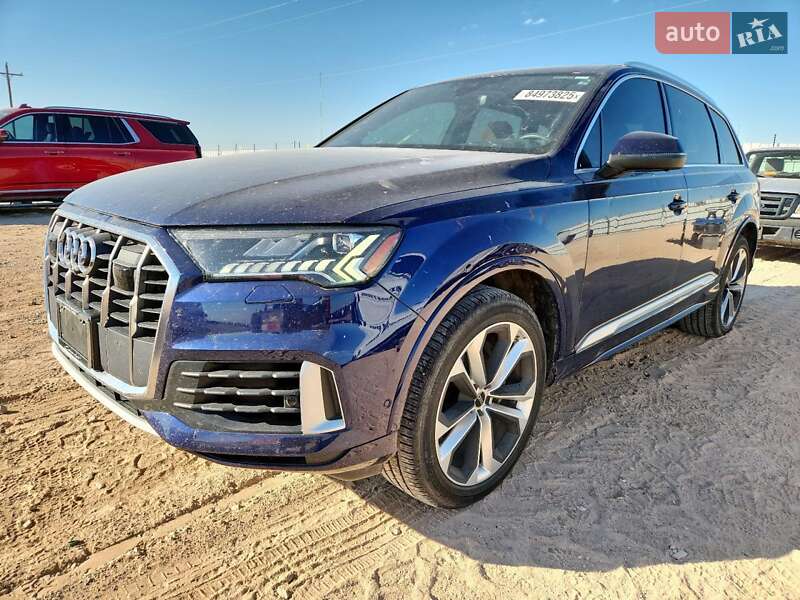 Позашляховик / Кросовер Audi Q7 2023 в 