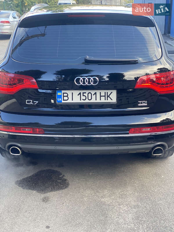 Внедорожник / Кроссовер Audi Q7 2013 в Горишних Плавнях