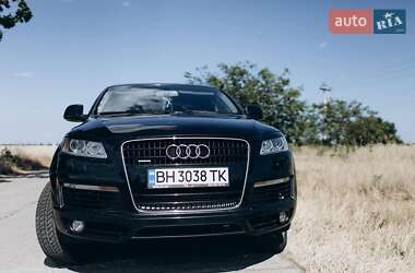 Позашляховик / Кросовер Audi Q7 2007 в 