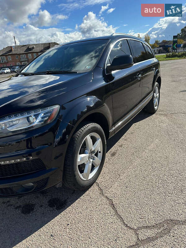 Позашляховик / Кросовер Audi Q7 2013 в Володимирі