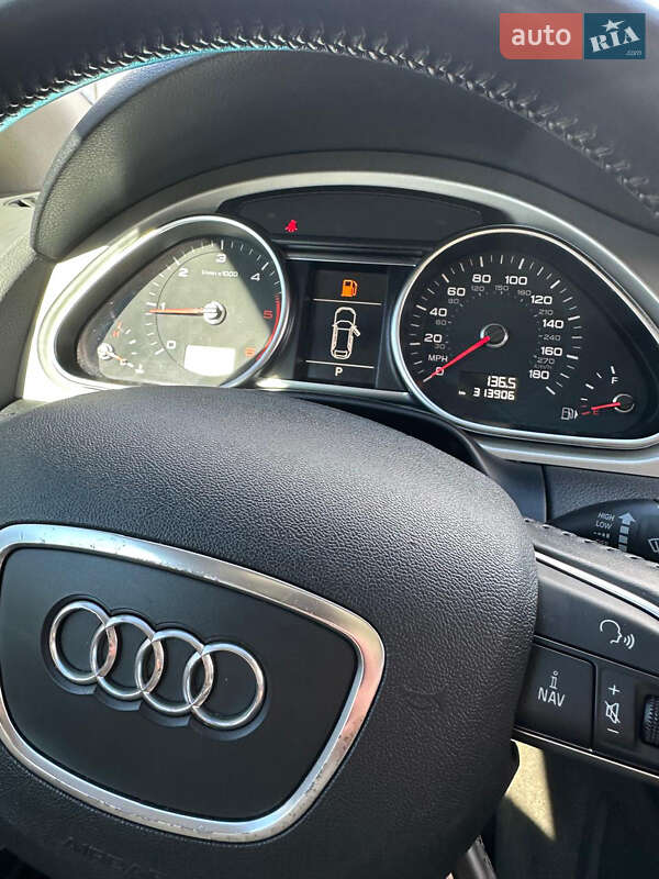 Позашляховик / Кросовер Audi Q7 2013 в Володимирі