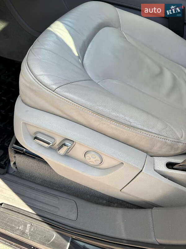 Позашляховик / Кросовер Audi Q7 2013 в Володимирі