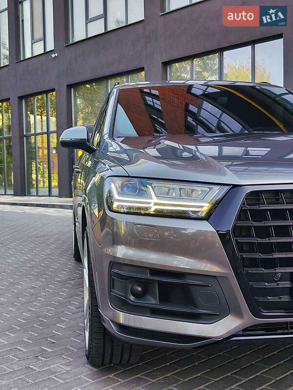 Внедорожник / Кроссовер Audi Q7 2016 в Полтаве