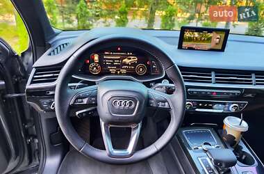 Позашляховик / Кросовер Audi Q7 2016 в 