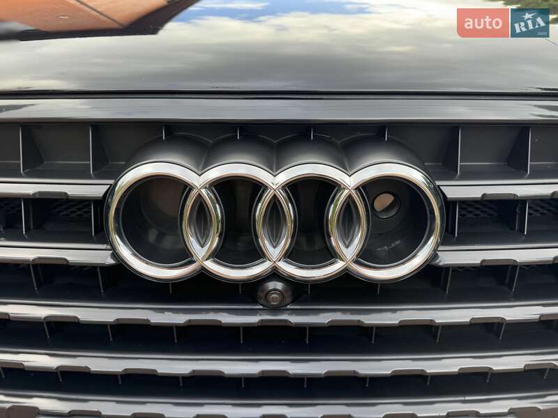 Позашляховик / Кросовер Audi Q7 2017 в Києві
