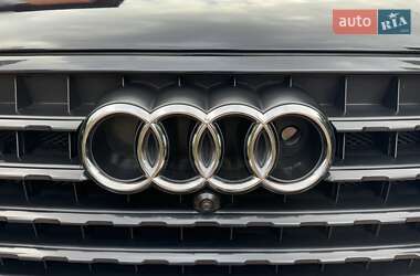 Позашляховик / Кросовер Audi Q7 2017 в 