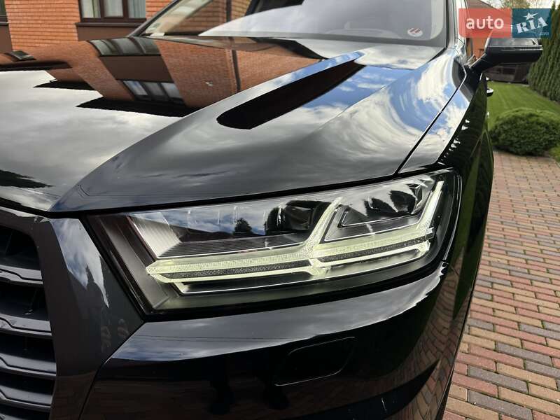 Позашляховик / Кросовер Audi Q7 2017 в Києві