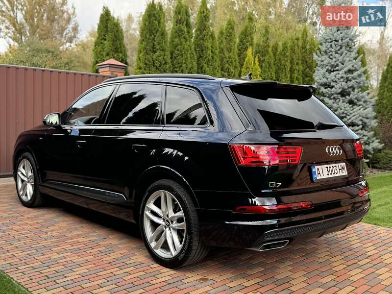 Позашляховик / Кросовер Audi Q7 2017 в Києві