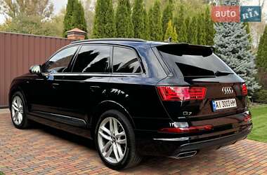 Позашляховик / Кросовер Audi Q7 2017 в 