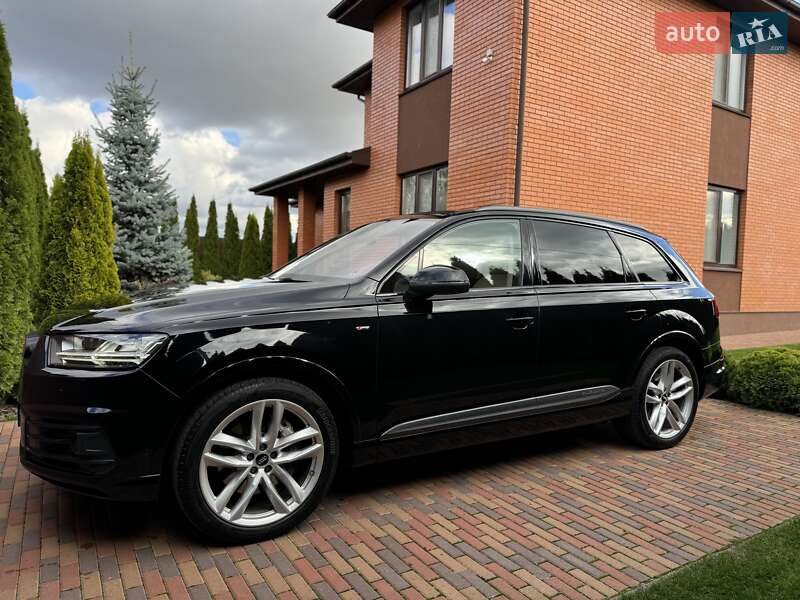 Позашляховик / Кросовер Audi Q7 2017 в Києві