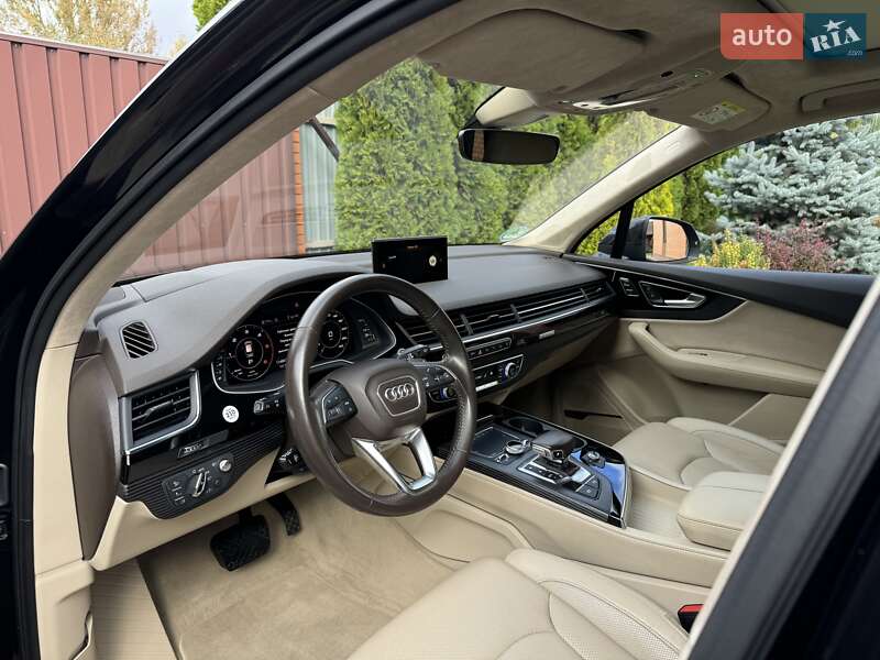 Позашляховик / Кросовер Audi Q7 2017 в Києві