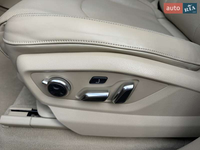 Позашляховик / Кросовер Audi Q7 2017 в Києві