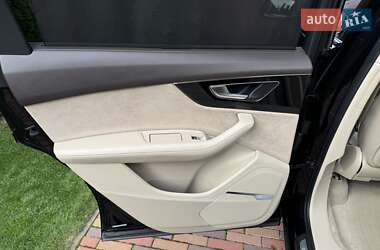 Позашляховик / Кросовер Audi Q7 2017 в 