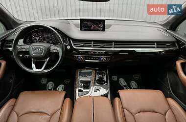 Позашляховик / Кросовер Audi Q7 2016 в 