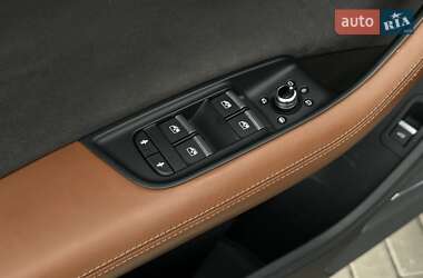 Позашляховик / Кросовер Audi Q7 2016 в 