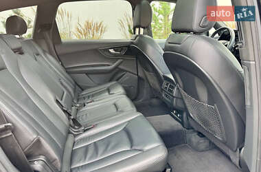 Позашляховик / Кросовер Audi Q7 2018 в  фото 28 Позашляховик / Кросовер Audi Q7 2018 в