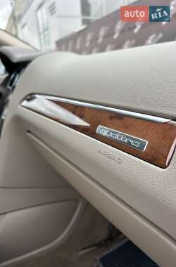 Позашляховик / Кросовер Audi Q7 2012 в 