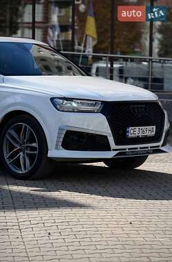 Позашляховик / Кросовер Audi Q7 2018 в 