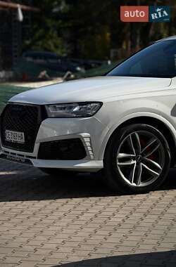 Позашляховик / Кросовер Audi Q7 2018 в 