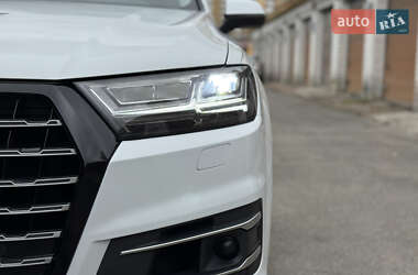 Внедорожник / Кроссовер Audi Q7 2018 в 