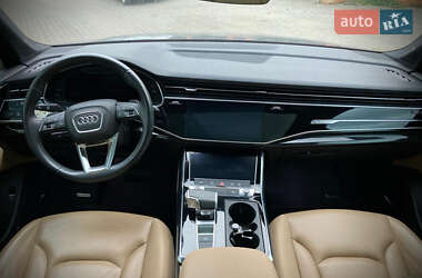 Позашляховик / Кросовер Audi Q7 2020 в 