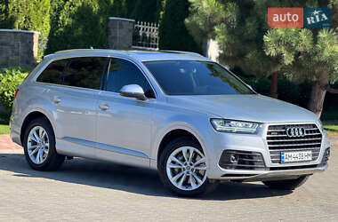 Внедорожник / Кроссовер Audi Q7 2017 в 