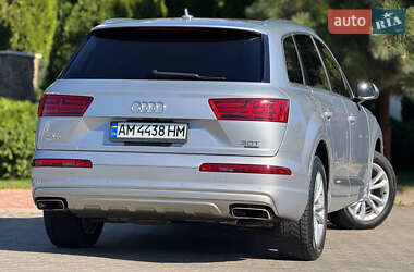 Внедорожник / Кроссовер Audi Q7 2017 в 