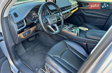 Внедорожник / Кроссовер Audi Q7 2017 в 