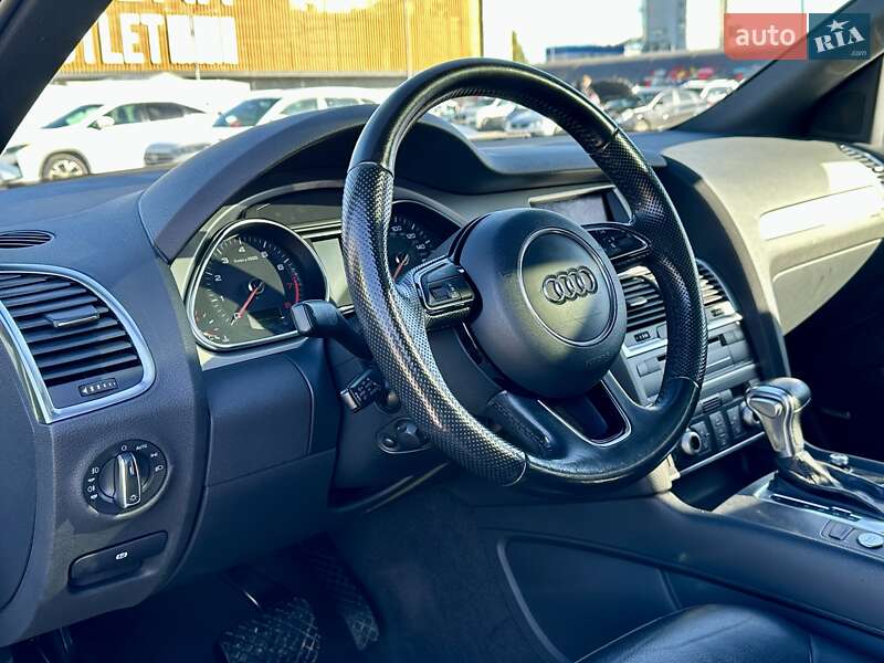 Внедорожник / Кроссовер Audi Q7 2015 в Киеве