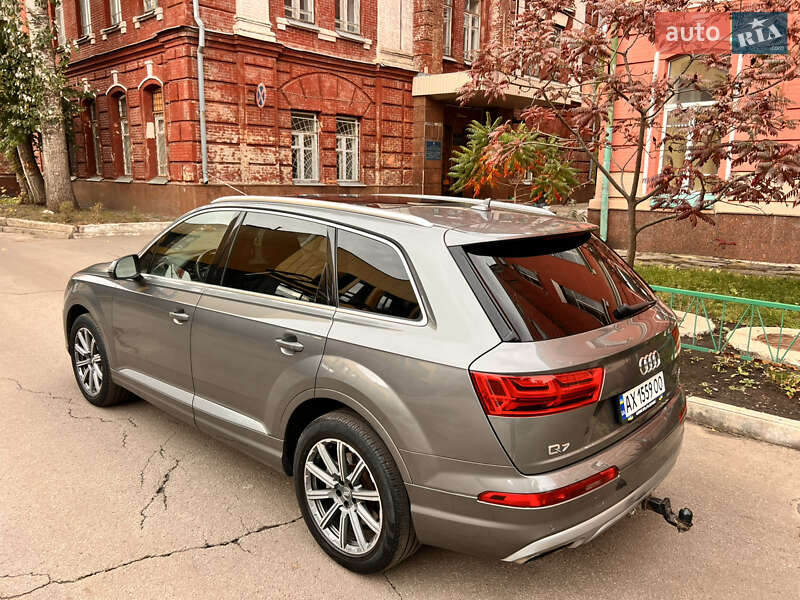 Позашляховик / Кросовер Audi Q7 2017 в Харкові