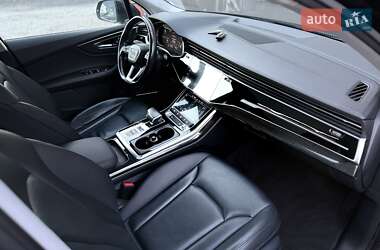 Позашляховик / Кросовер Audi Q7 2020 в  фото 66 Позашляховик / Кросовер Audi Q7 2020 в