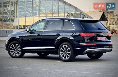 Позашляховик / Кросовер Audi Q7 2018 в  фото 10 Позашляховик / Кросовер Audi Q7 2018 в