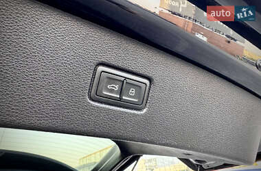 Позашляховик / Кросовер Audi Q7 2018 в  фото 35 Позашляховик / Кросовер Audi Q7 2018 в