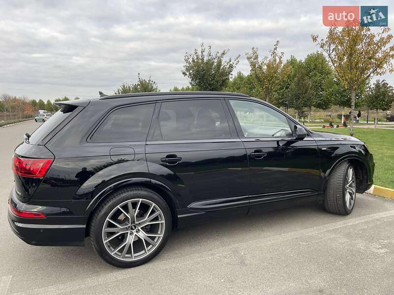 Внедорожник / Кроссовер Audi Q7 2017 в Киеве фото 4 Внедорожник / Кроссовер Audi Q7 2017 в Киеве